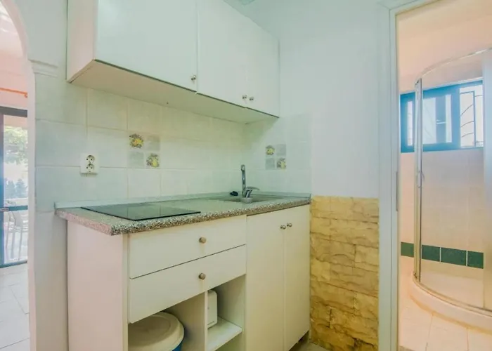 In With Sea Views شقة